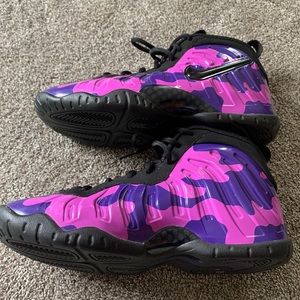 Nike Faomposite Purple Camo Size 7